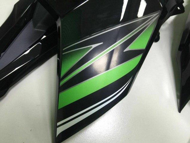 2013-2018 Kawasaki Z800 Motorcycle Fairing - Green Glossy Black UK